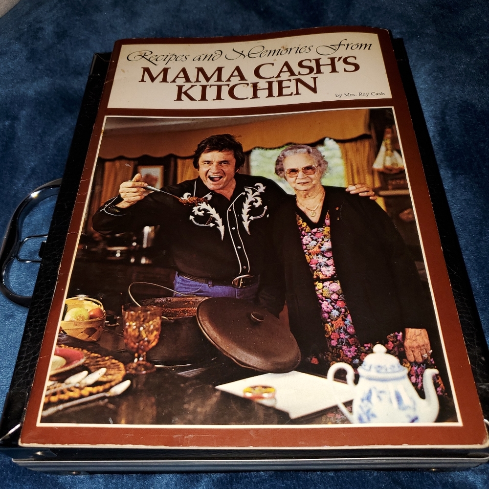Vintage Mama Cashs Cookbook